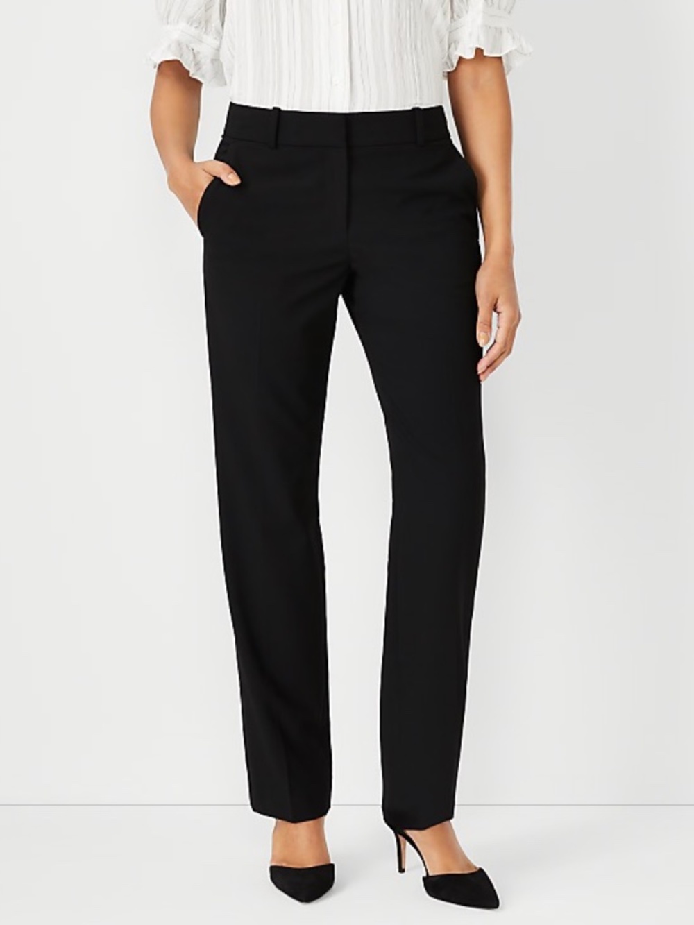 Ann Taylor The Straight Pant in Seasonless Stretch Size 4